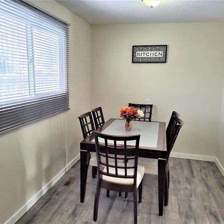 Cozy 4 Bedroom Townhouse - Peaceful Feel Of Home Winnipeg Exteriör bild