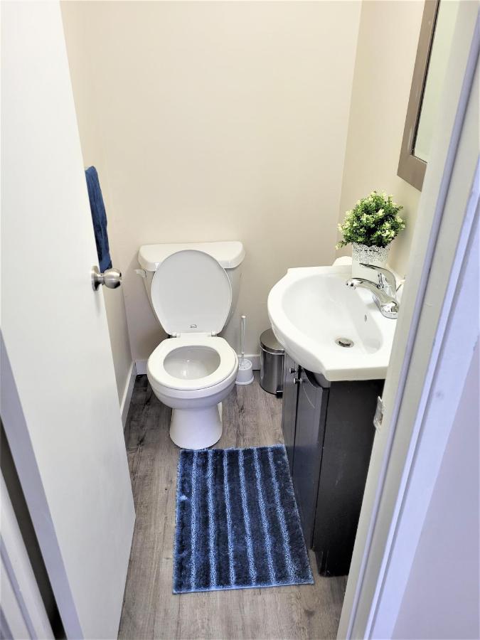 Cozy 4 Bedroom Townhouse - Peaceful Feel Of Home Winnipeg Exteriör bild