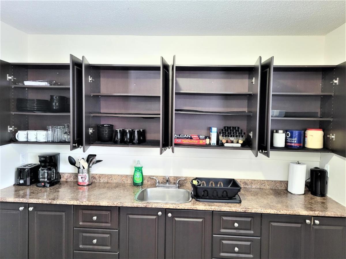 Cozy 4 Bedroom Townhouse - Peaceful Feel Of Home Winnipeg Exteriör bild