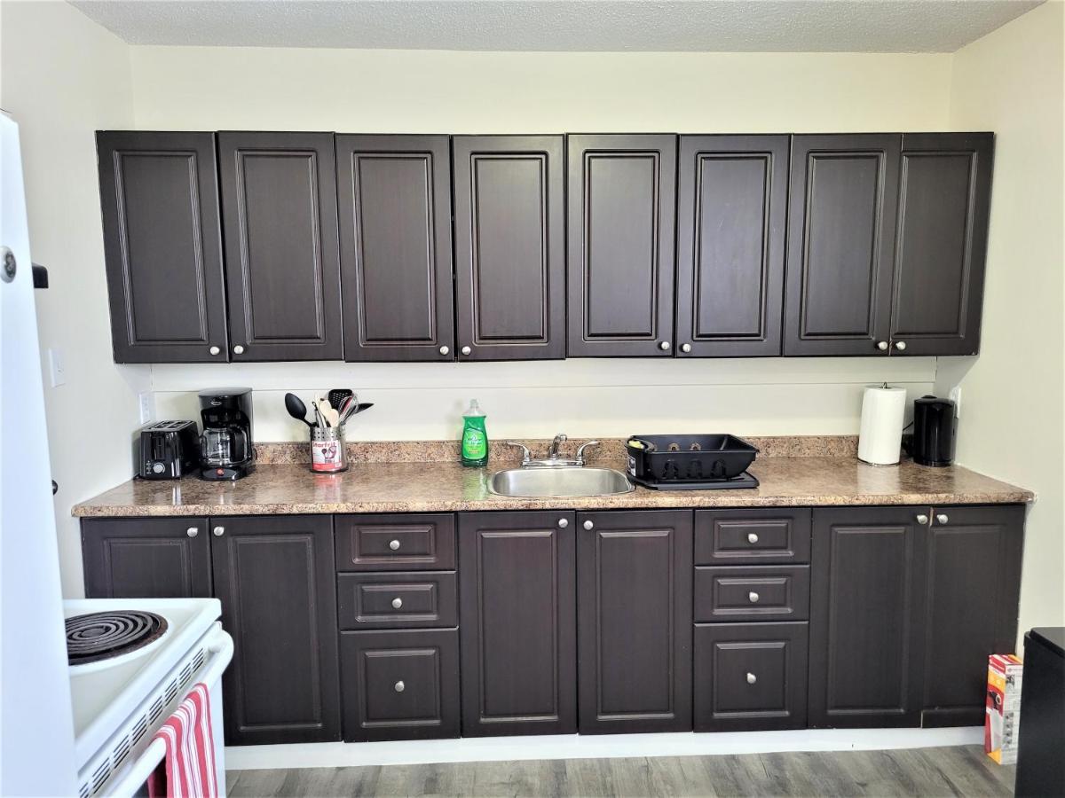 Cozy 4 Bedroom Townhouse - Peaceful Feel Of Home Winnipeg Exteriör bild